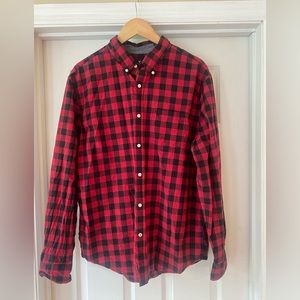 American Eagle Classic Fit Men's XL red black button down. NWOT.